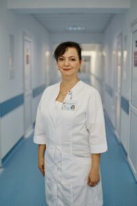 Natalia Gribov - biochimist in laborator