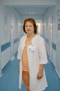 Svetlana Cociaș - biochimist in laborator