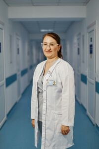 Svetlana Jechiu - biochimist in laborator